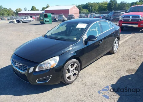 2013 Volvo S60 T5 z USA, uszkodzony, nr VIN YV1612FS9D1219044